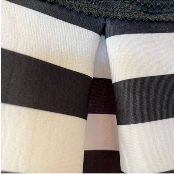 Neoprene Flare Skirt - Picture 3 of 4